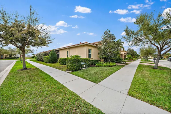 Property Slideshow image 2 of 34 | 10211 sw reggiani rd, Port Saint Lucie, FL, 34986