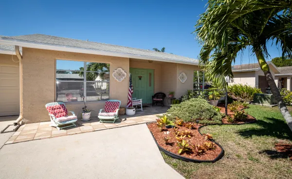 Property Slideshow image 3 of 33 | 7076 pine manor dr, Lake Worth, FL, 33467