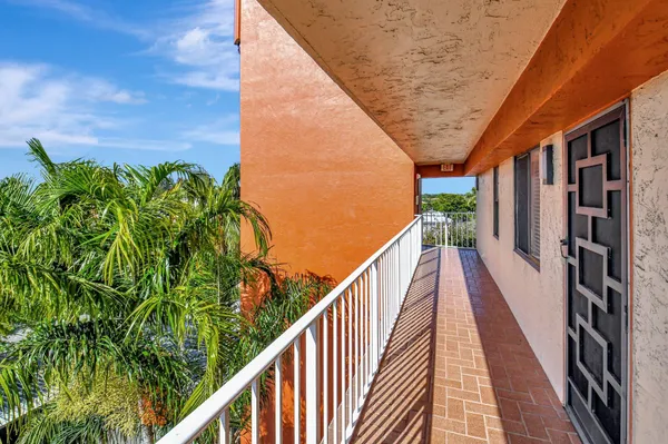 Property Slideshow image 3 of 74 | 7380 s oriole blvd 601, Delray Beach, FL, 33446