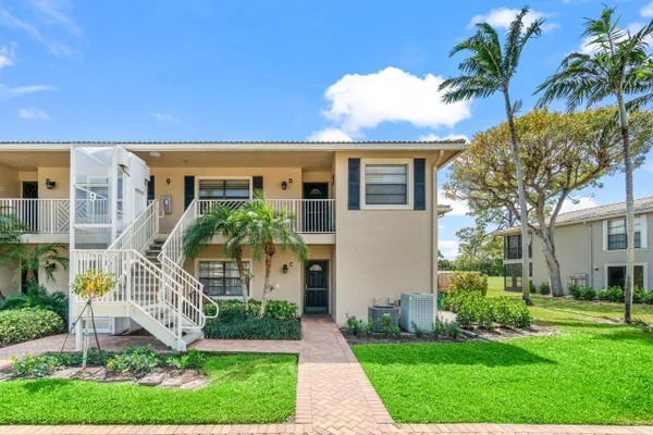 Property Slideshow image 3 of 61 | 9 stratford dr d, Boynton Beach, FL, 33436