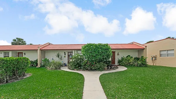 Property Slideshow image 2 of 31 | 104 lake barbara dr, West Palm Beach, FL, 33411