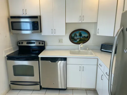 Property Slideshow image 3 of 15 | 3 abbey ln apt 206, Delray Beach, FL, 33446