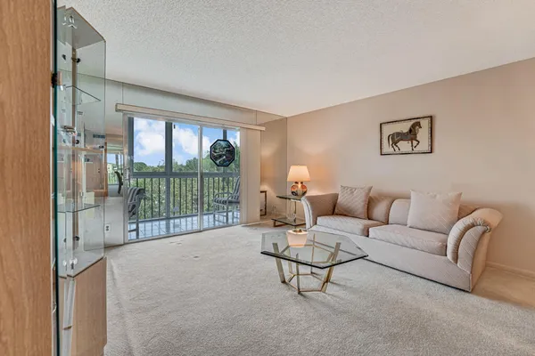 Property Slideshow image 3 of 24 | 7301 amberly ln 407, Delray Beach, FL, 33446