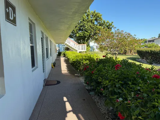 Property Slideshow image 2 of 20 | 81 camden d, West Palm Beach, FL, 33417