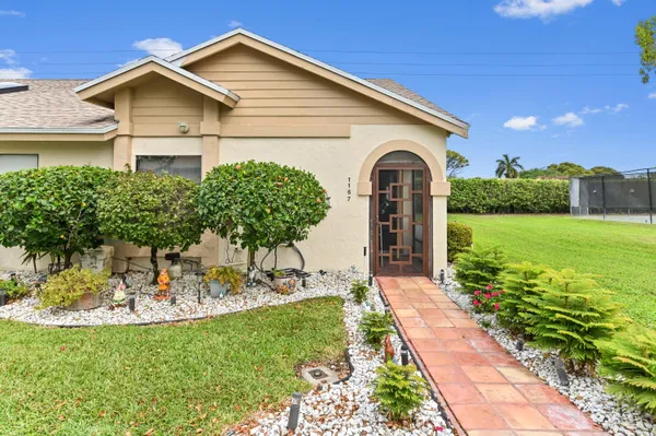 Property Slideshow image 2 of 50 | 1167 nw 23rd ln, Delray Beach, FL, 33445
