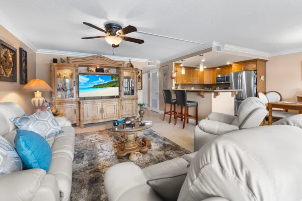 Property Slideshow image 2 of 21 | 110 greenbrier b, West Palm Beach, FL, 33417