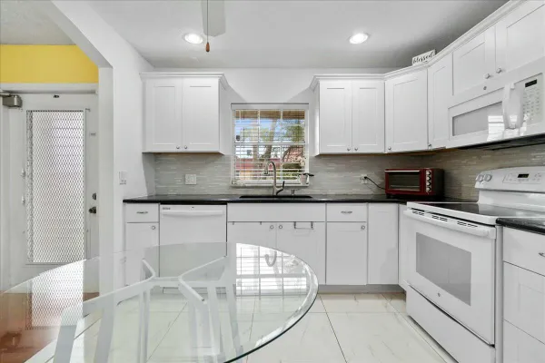 Property Slideshow image 3 of 22 | 603 laconia cir, Lake Worth, FL, 33467