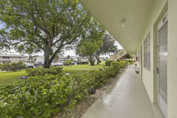 Property Slideshow image 2 of 30 | 52 norwich c, West Palm Beach, FL, 33417