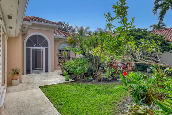Property Slideshow image 3 of 48 | 2828 kittbuck way, West Palm Beach, FL, 33411