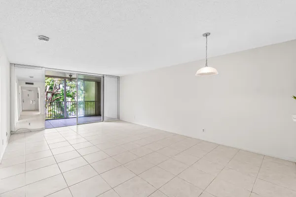 Property Slideshow image 3 of 37 | 14671 bonaire blvd 409, Delray Beach, FL, 33446