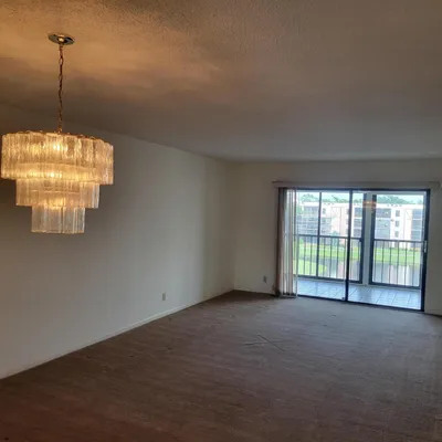 Property Slideshow image 2 of 29 | 7351 kinghurst dr 404, Delray Beach, FL, 33446