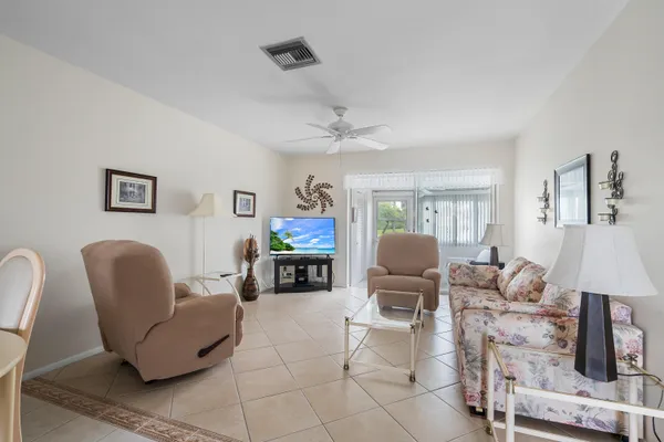 Property Slideshow image 3 of 28 | 2832 crosley dr e, West Palm Beach, FL, 33415