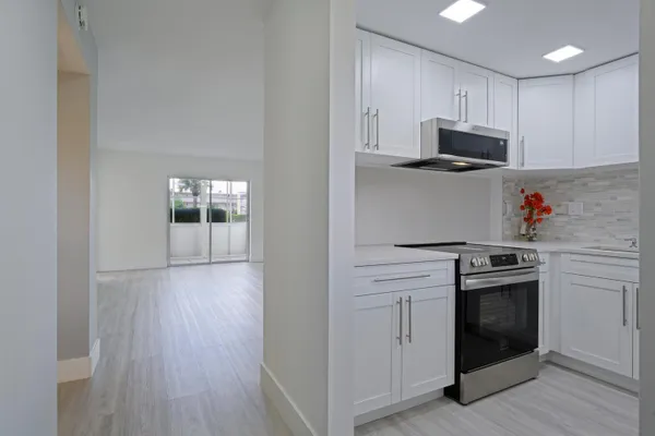 Property Slideshow image 2 of 35 | 2811 garden dr s apt 110, Palm Springs, FL, 33461