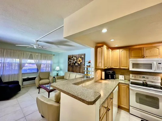 Property Slideshow image 2 of 28 | 43 tilford c, Deerfield Beach, FL, 33442