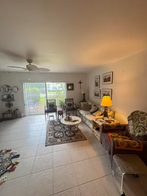 Property Slideshow image 2 of 18 | 90 south blvd 1c, Boynton Beach, FL, 33435