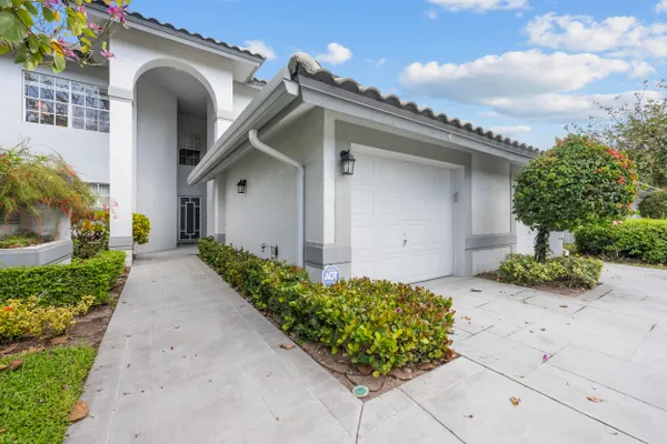 Property Slideshow image 3 of 63 | 11602 briarwood cir apt 4, Boynton Beach, FL, 33437