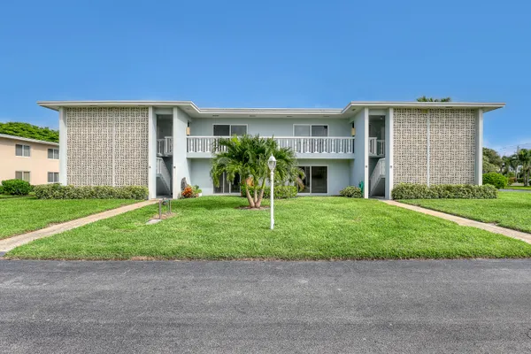 Property Slideshow image 2 of 45 | 205 main blvd 1c, Boynton Beach, FL, 33435