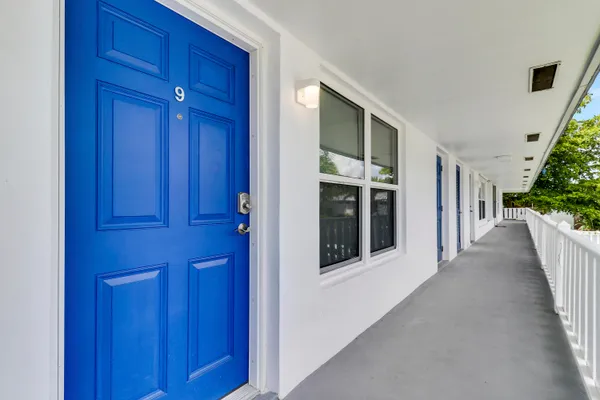 Property Slideshow image 2 of 19 | 2929 se ocean blvd # 1-9, Stuart, FL, 34996