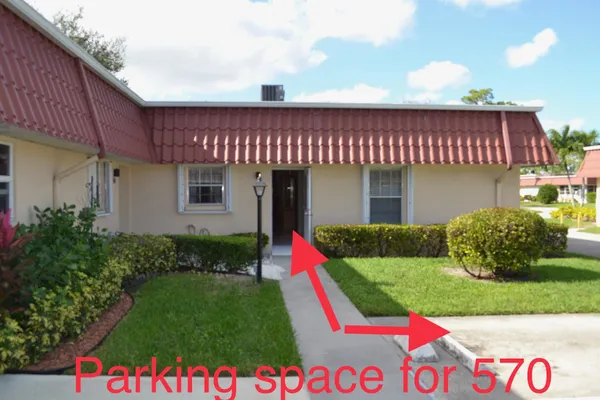 Property Slideshow image 3 of 24 | 570 laconia cir, Lake Worth, FL, 33467