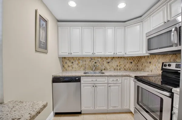 Property Slideshow image 2 of 46 | 357 piedmont h # 357, Delray Beach, FL, 33484