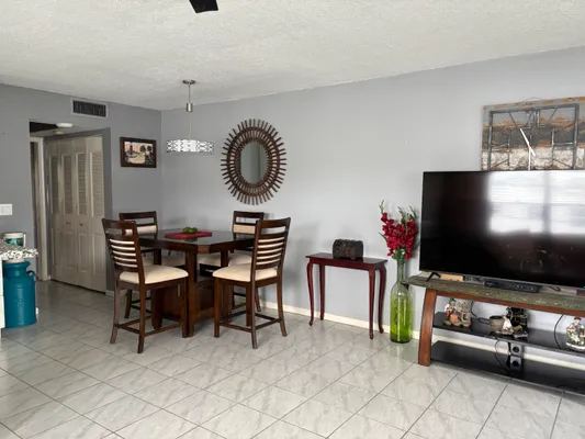 Property Slideshow image 3 of 18 | 287 camden l # 287, West Palm Beach, FL, 33417