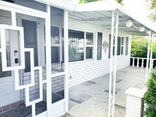 Property Slideshow image 2 of 30 | 2012 sw 17th ave, Boynton Beach, FL, 33426