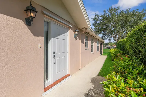 Property Slideshow image 2 of 59 | 7885 olympia dr, West Palm Beach, FL, 33411