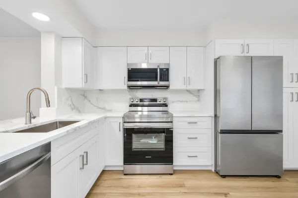 Property Slideshow image 2 of 17 | 7290 kinghurst dr 301, Delray Beach, FL, 33446