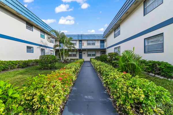 Property Slideshow image 2 of 39 | 213 brittany, Delray Beach, FL, 33446