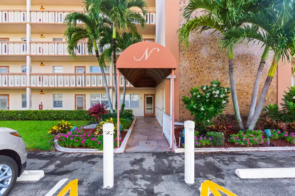 Property Slideshow image 2 of 48 | 4054 newcastle c, Boca Raton, FL, 33434