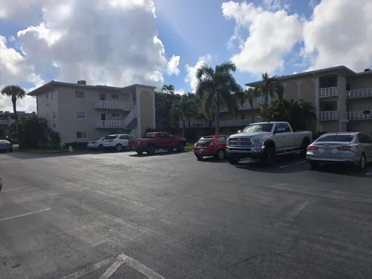 Property Slideshow image 2 of 30 | 2812 garden dr 301, Lake Worth, FL, 33461