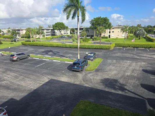 Property Slideshow image 3 of 30 | 2812 garden dr 301, Lake Worth, FL, 33461