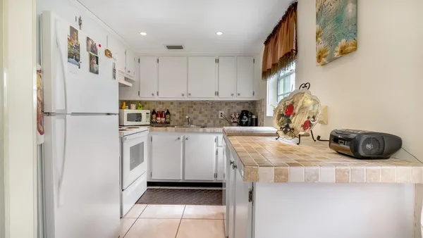 Property Slideshow image 2 of 11 | 239 windsor k, West Palm Beach, FL, 33417