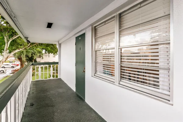 Property Slideshow image 3 of 55 | 184 oakridge l # 184, Deerfield Beach, FL, 33442