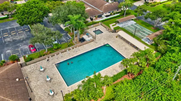 Property Slideshow image 3 of 40 | 8089 springtree rd, Boca Raton, FL, 33496