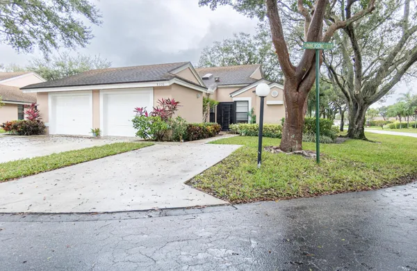 Property Slideshow image 2 of 25 | 8306 summersong ter b, Boca Raton, FL, 33496