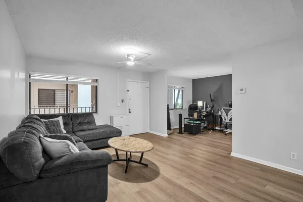 Property Slideshow image 3 of 40 | 5190 las verdes cir 214, Delray Beach, FL, 33484