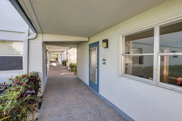 Property Slideshow image 3 of 40 | 152 tuscany c c, Delray Beach, FL, 33446