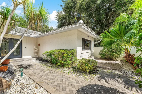 Property Slideshow image 2 of 84 | 30 hampshire ln, Boynton Beach, FL, 33436