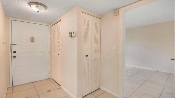 Property Slideshow image 3 of 18 | 7118 golf colony ct 105, Lake Worth, FL, 33467