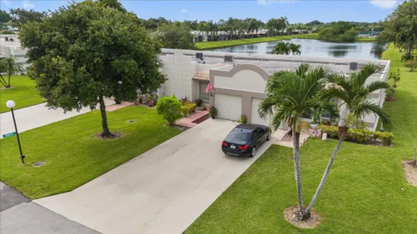 Property Slideshow image 2 of 35 | 9244 flynn cir 2, Boca Raton, FL, 33496