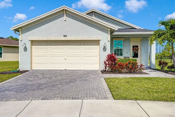 Property Slideshow image 2 of 46 | 745 se bloomfield rd, Port Saint Lucie, FL, 34984