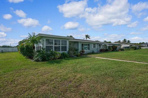 Property Slideshow image 2 of 55 | 202 high point ter a, Delray Beach, FL, 33445