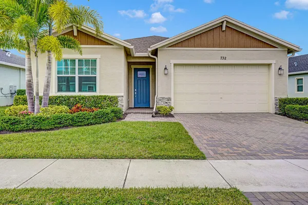 Property Slideshow image 2 of 59 | 732 se bloomfield rd, Port Saint Lucie, FL, 34984