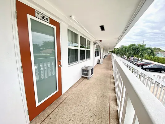 Property Slideshow image 2 of 55 | 384 tilford r, Deerfield Beach, FL, 33442