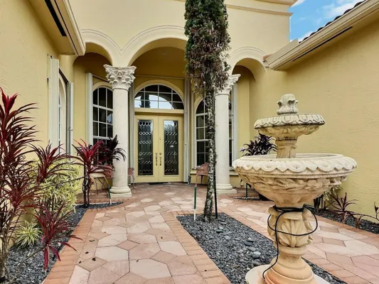 Property Slideshow image 2 of 20 | 8768 via prestigio e unit e, Wellington, FL, 33411