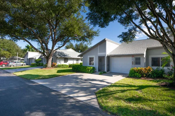 Property Slideshow image 3 of 45 | 8624 sunbird pl, Boca Raton, FL, 33496