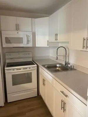 Property Slideshow image 2 of 17 | 407 sheffield q, West Palm Beach, FL, 33417