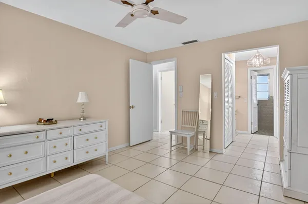 Property Slideshow image 2 of 30 | 303 nw 42nd st, Boca Raton, FL, 33431