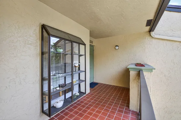 Property Slideshow image 3 of 28 | 5055 oak hill ln 222, Delray Beach, FL, 33484